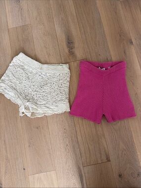 Zara Hot Pink Ribbed Knit shorts
Crocheted/lace cream shorts